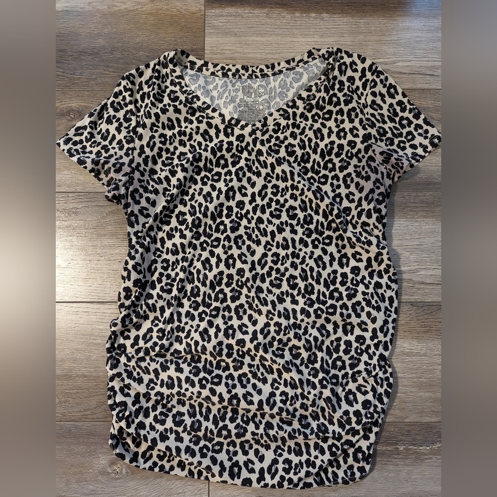 Leopard print maternity shirt